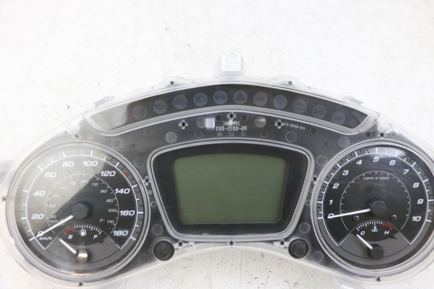 photo de SPEEDOMETER PIAGGIO MP3 HPE 300 (2019 - 2026) - Alternative angle