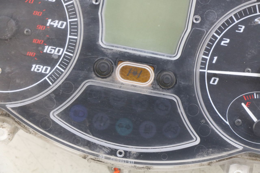 photo de SPEEDOMETER PIAGGIO MP3 LT 400 (2007 - 2012) - Distinctive features