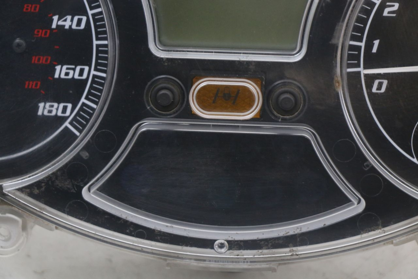 photo de SPEEDOMETER PIAGGIO MP3 LT 400 (2007 - 2012) - Alternative perspective