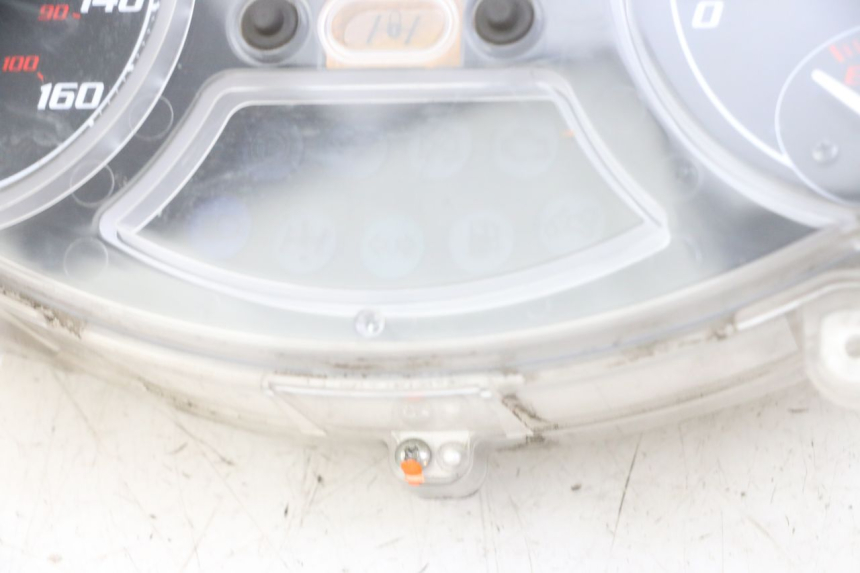 photo de SPEEDOMETER PIAGGIO MP3 LT 300 (2010 - 2016) - Distinctive features