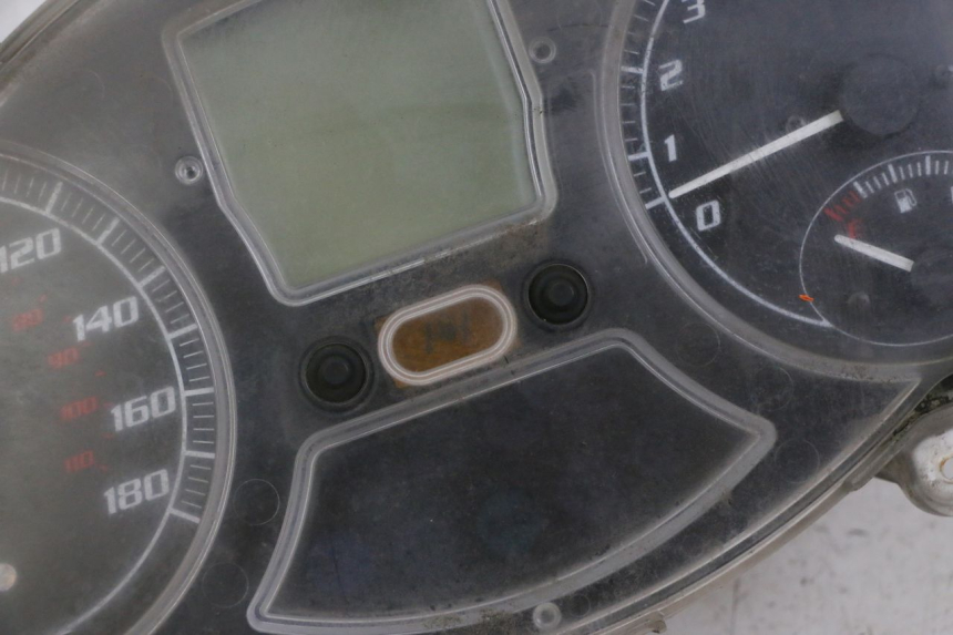 photo de SPEEDOMETER PIAGGIO MP3 LT 400 (2007 - 2012) - Alternative angle