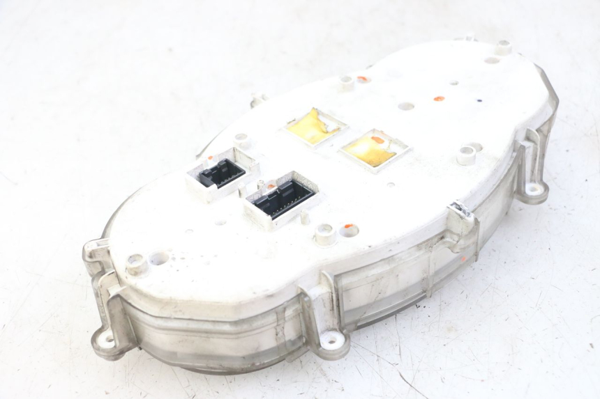 photo de SPEEDOMETER PIAGGIO MP3 LT 400 (2007 - 2012) - Surface and material condition