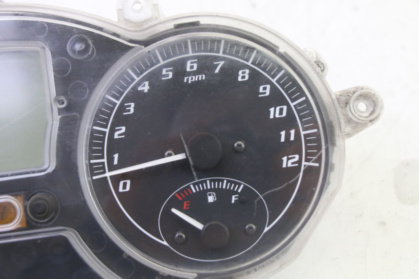photo de SPEEDOMETER PIAGGIO MP3 LT 300 (2010 - 2016) - Fixing points details