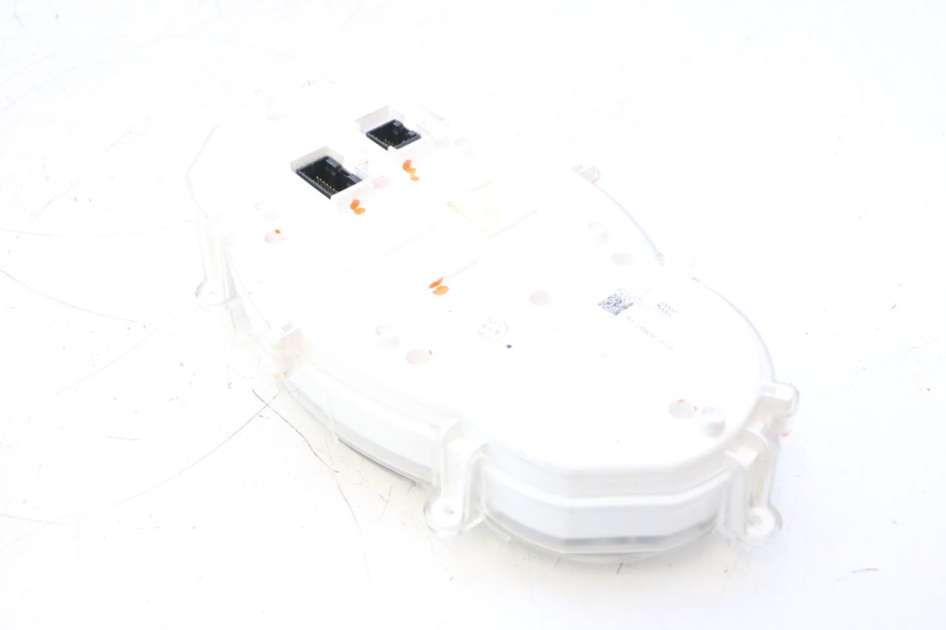 photo de SPEEDOMETER PIAGGIO MP3 LT 400 (2007 - 2012) - Alternative perspective