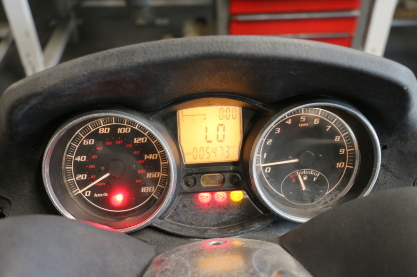 photo de SPEEDOMETER PIAGGIO MP3 LT 400 (2007 - 2012) - Technical close-up