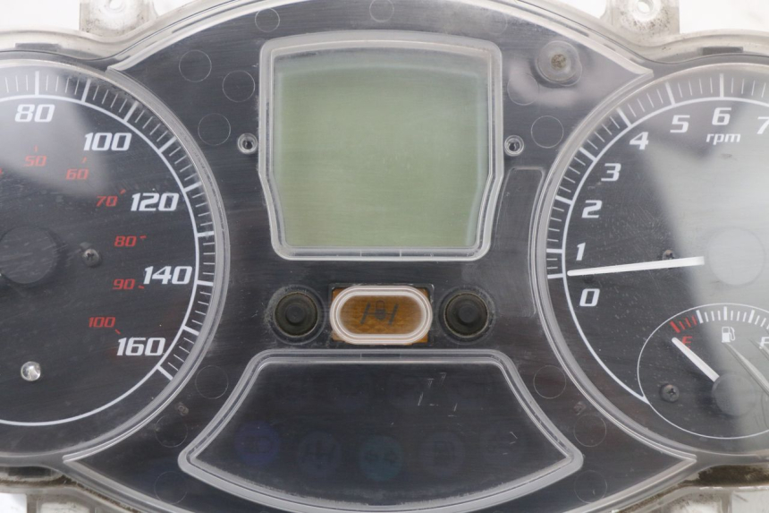photo de SPEEDOMETER PIAGGIO MP3 125 (2006 - 2014) - Alternative perspective