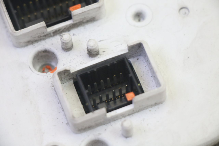 photo de SPEEDOMETER PIAGGIO MP3 125 (2006 - 2014) - Component zoom