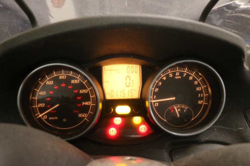 photo de SPEEDOMETER PIAGGIO MP3 RL 250 (2006 - 2010) - Component detail
