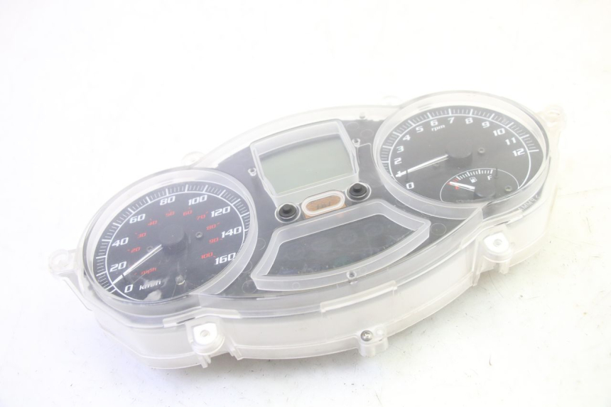photo de SPEEDOMETER PIAGGIO MP3 RL 250 (2006 - 2010) - Surface and material condition