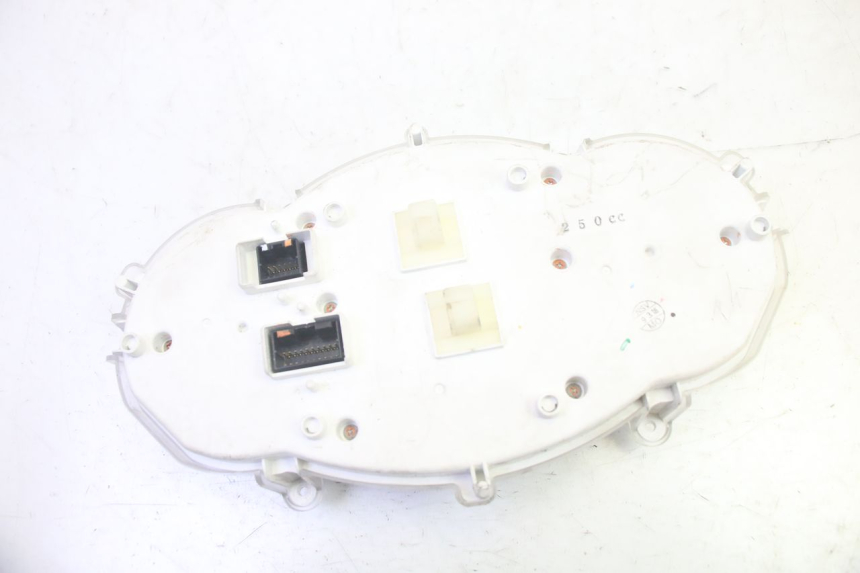 photo de SPEEDOMETER PIAGGIO MP3 RL 250 (2006 - 2010) - Markings and original references