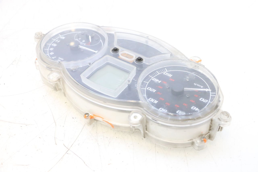 photo de SPEEDOMETER PIAGGIO MP3 RL 250 (2006 - 2010) - Distinctive features