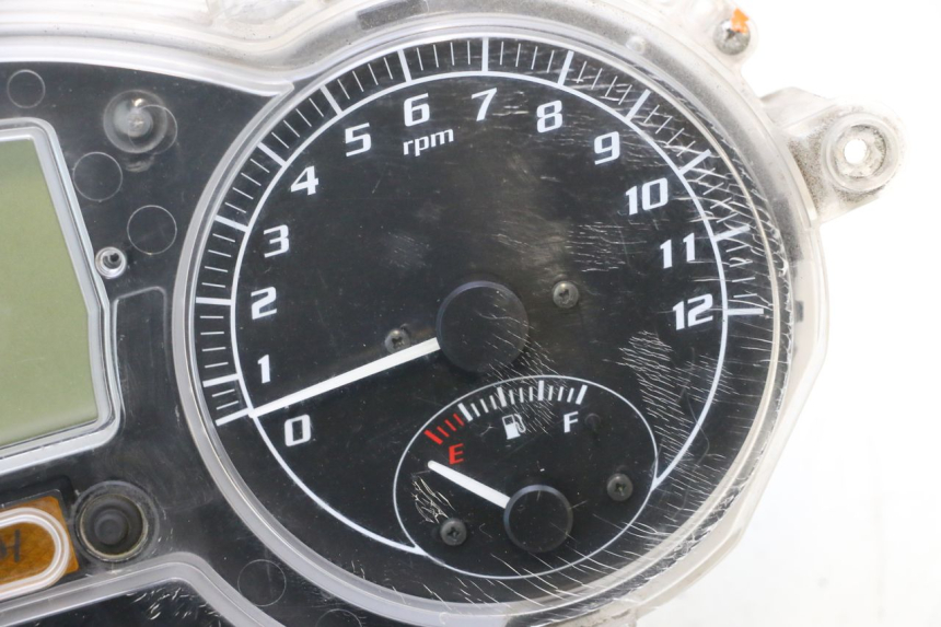 photo de SPEEDOMETER PIAGGIO MP3 RL 250 (2006 - 2010) - Alternative perspective