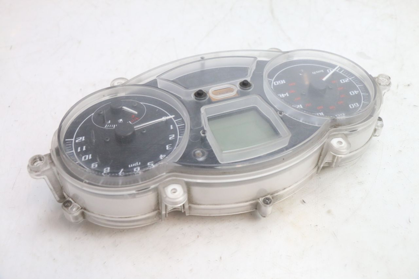 photo de SPEEDOMETER PIAGGIO MP3 125 (2006 - 2014) - Surface and material condition