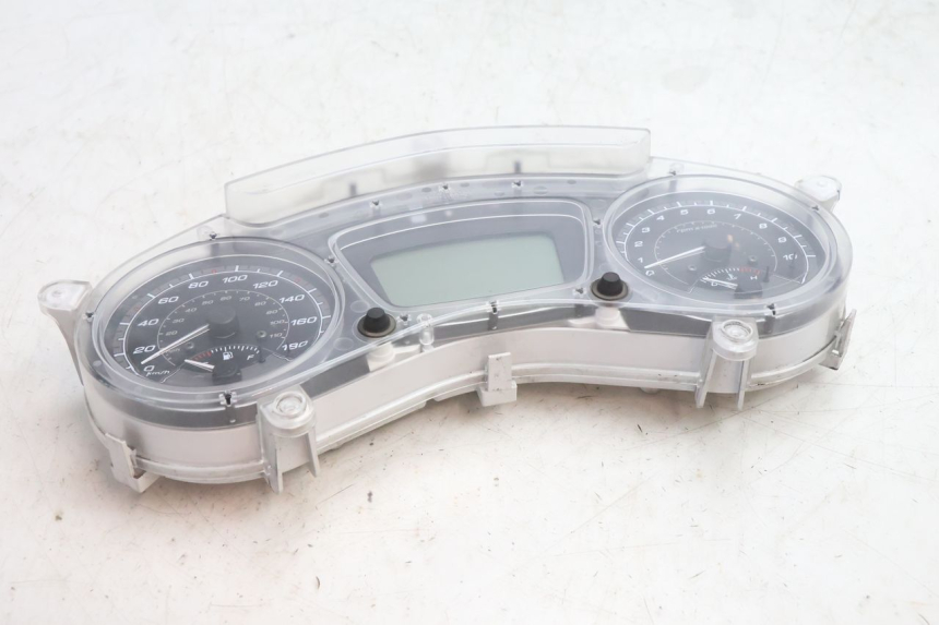 photo de SPEEDOMETER PIAGGIO MP3 500 (2016 - 2018) - Fixing points details