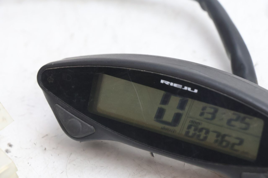 photo de SPEEDOMETER RIEJU MRT PRO SUPERMOTARD 50 (2007 - 2018) - Alternative perspective