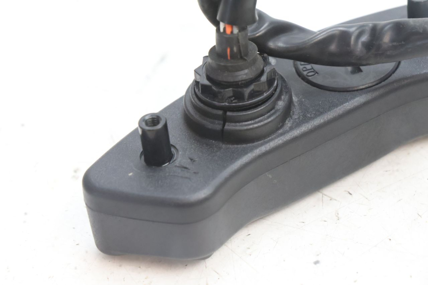 photo de SPEEDOMETER RIEJU MRT PRO SUPERMOTARD 50 (2007 - 2018) - Fixing points details