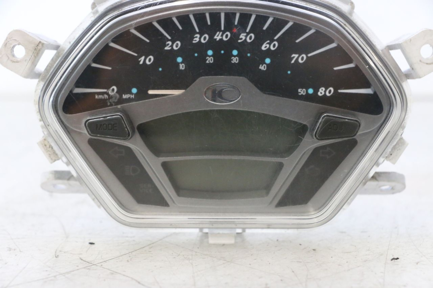 photo de SPEEDOMETER KYMCO LIKE 4T 50 (2019 - 2025) - Alternative perspective