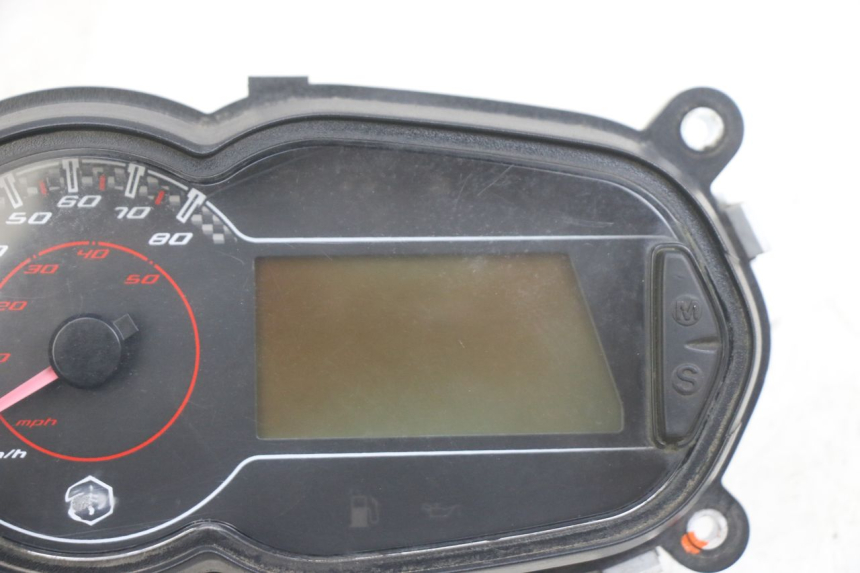 photo de SPEEDOMETER PIAGGIO NEW TYPHOON 50 (2018 - 2021) - Supplementary product photo