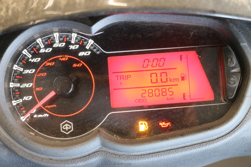 photo de SPEEDOMETER PIAGGIO NEW TYPHOON 50 (2018 - 2021) - Alternative perspective