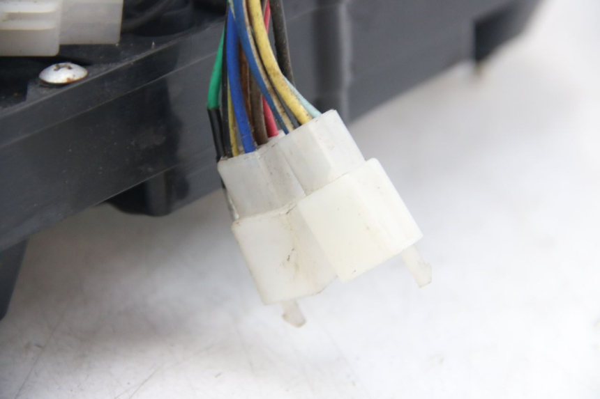 photo de SPEEDOMETER SELECT UP OCTALIS 125 (2007 - 2012) - Surface and material condition