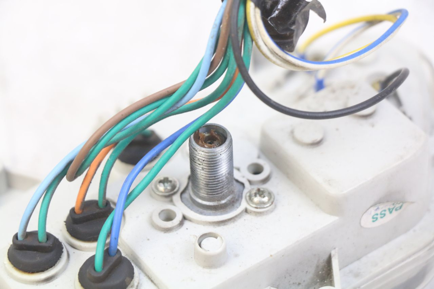 photo de SPEEDOMETER IMF INDUSTRIE PACH 4T 50 (2009 - 2018) - Fixing points details