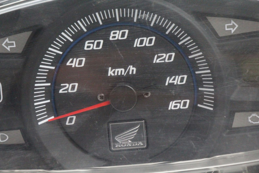 photo de SPEEDOMETER HONDA PCX (JF28) 125 (2009 - 2011) - Zoom on usage condition