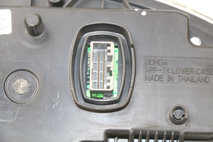 photo de SPEEDOMETER HONDA PCX (JF47) 125 (2012 - 2013) - Fixing points details