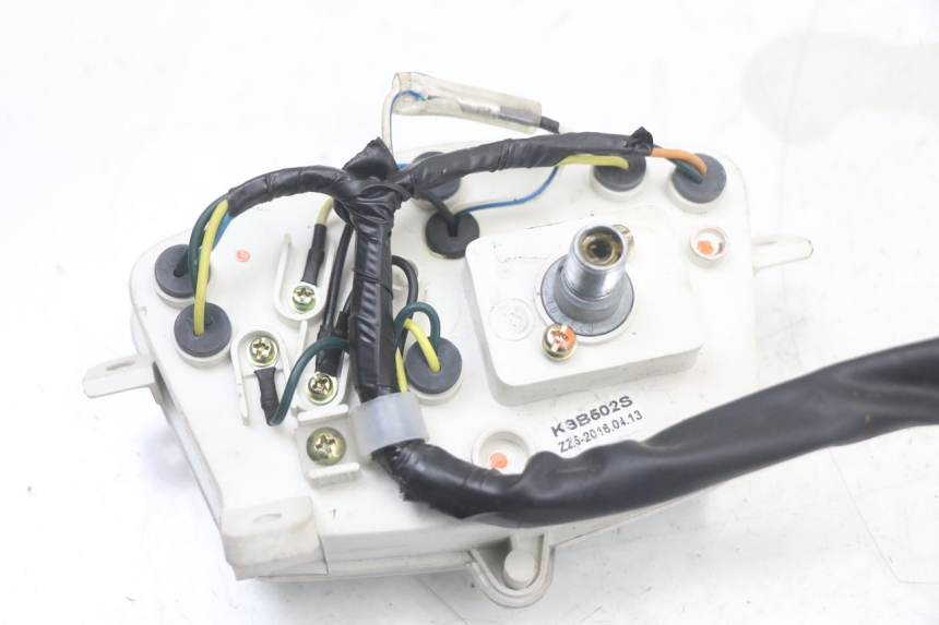 photo de SPEEDOMETER PEUGEOT KISBEE 2T 50 (2010 - 2017) - Surface and material condition