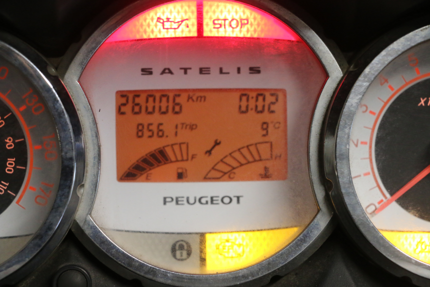photo de SPEEDOMETER PEUGEOT SATELIS 125 (2010 - 2012) - Zoom on usage condition