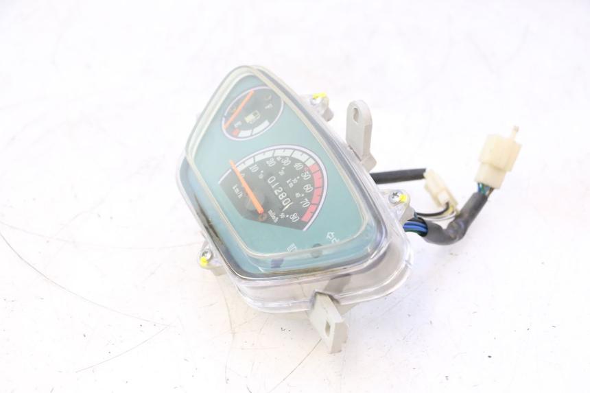 photo de SPEEDOMETER VASTRO R-ONE 4T 50 (2014 - 2022) - Fixing points details