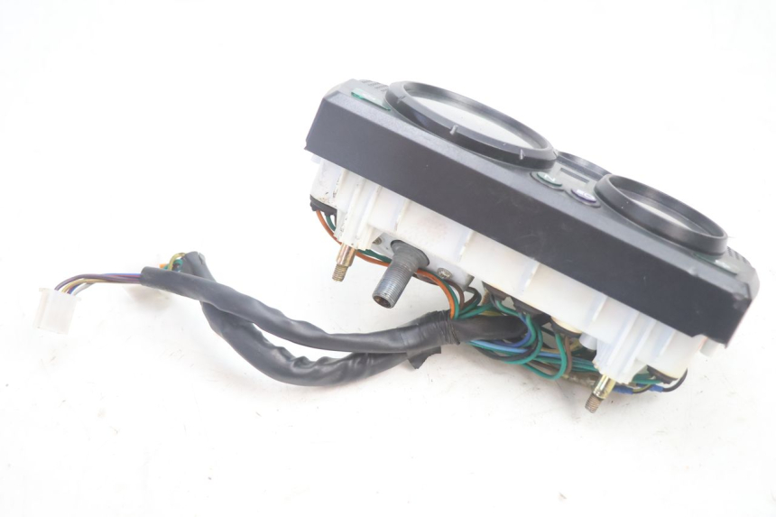 photo de SPEEDOMETER YAMASAKI ROADSTER 50 (2013 - 2018) - Fixing points details