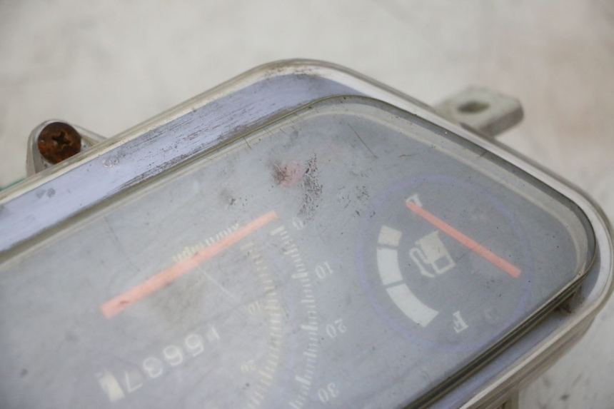 photo de SPEEDOMETER TNT MOTOR ROMA 10' 2T 50 (2011 - 2018) - Zoom on usage condition