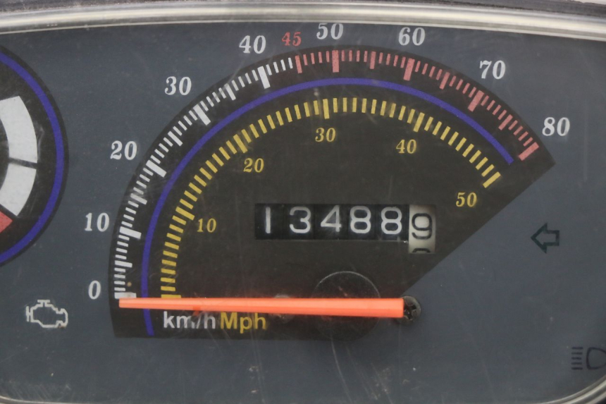 photo de SPEEDOMETER TNT MOTOR ROMA 10' 4T 50 (2019 - 2022) - Zoom on usage condition