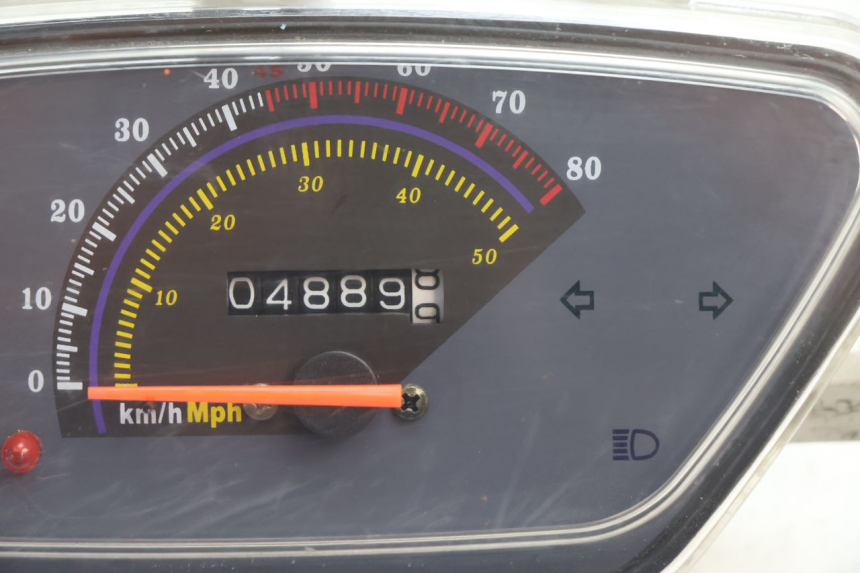 photo de SPEEDOMETER TNT MOTOR ROMA 12' 2T 50 (2007 - 2018) - Zoom on usage condition