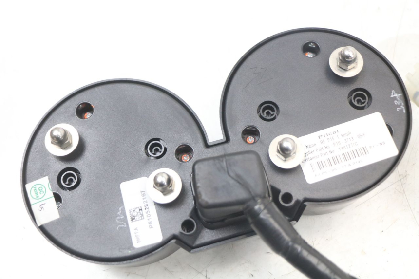 photo de SPEEDOMETER ROYAL ENFIELD CONTINENTAL GT 650 (2019 - 2024) - Surface and material condition