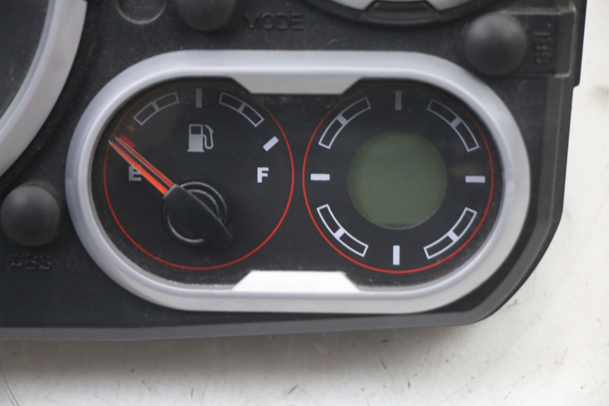 photo de SPEEDOMETER ROYAL ENFIELD HYMALAYAN 410 (2016 - 2023) - Technical close-up