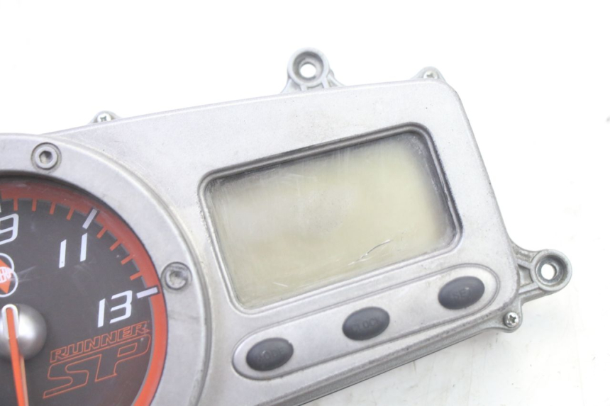 photo de SPEEDOMETER GILERA RUNNER SP 50 (2006 - 2008) - Technical close-up