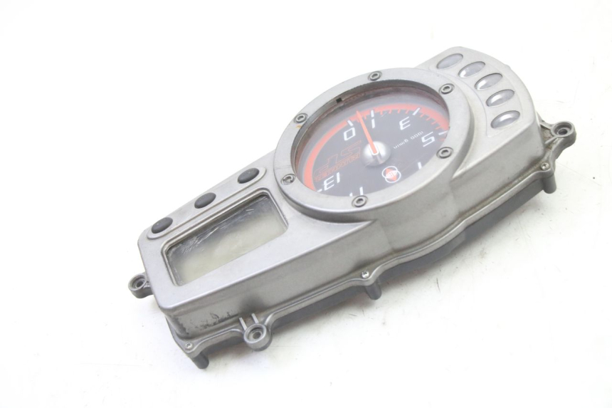 photo de SPEEDOMETER GILERA RUNNER SP 50 (2006 - 2008) - Surface and material condition