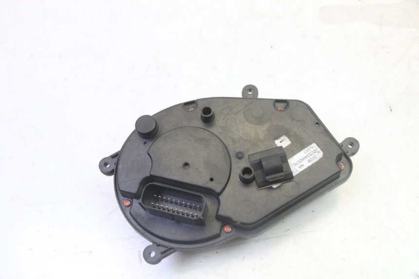 photo de SPEEDOMETER GILERA RUNNER SP 50 (2009 - 2017) - Surface and material condition