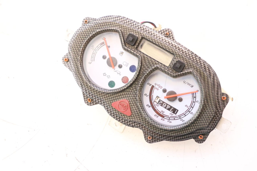photo de SPEEDOMETER KEEWAY RY6 2T 50 (2011 - 2019) - Surface and material condition