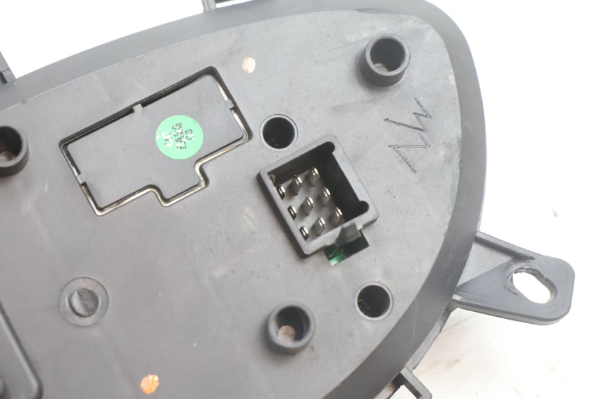 photo de SPEEDOMETER JM MOTORS SANTANA EVO 50 (2024 - 2026) - Distinctive features