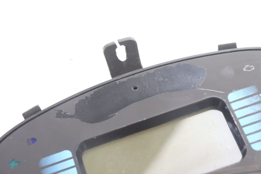 photo de SPEEDOMETER JM MOTORS SANTANA EVO 50 (2024 - 2026) - Surface and material condition