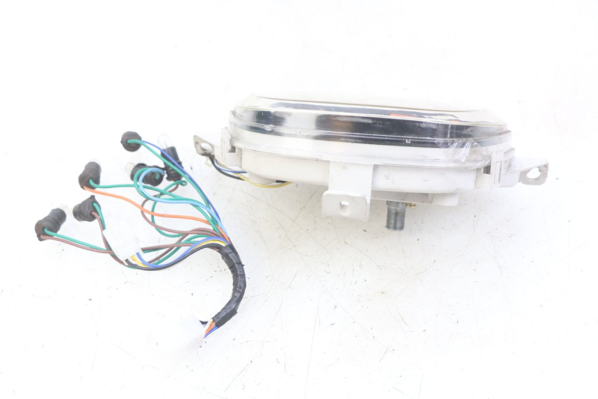 photo de SPEEDOMETER JM MOTORS SANTANA 50 (2014 - 2023) - Surface and material condition
