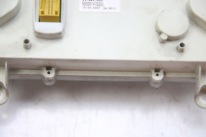 photo de SPEEDOMETER PEUGEOT SATELIS 125 (2006 - 2009) - Surface and material condition