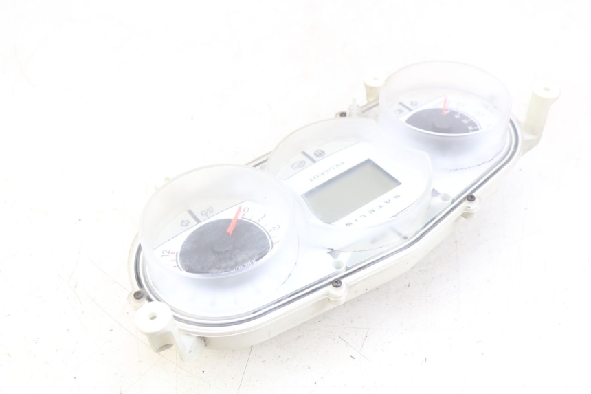 photo de SPEEDOMETER PEUGEOT SATELIS 125 (2006 - 2009) - Alternative perspective