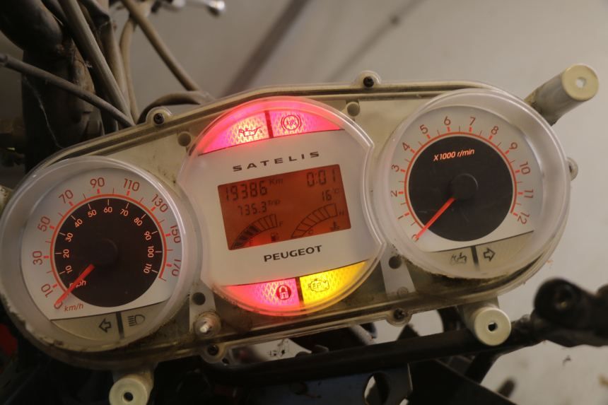 photo de SPEEDOMETER PEUGEOT SATELIS 125 (2010 - 2012) - Component zoom