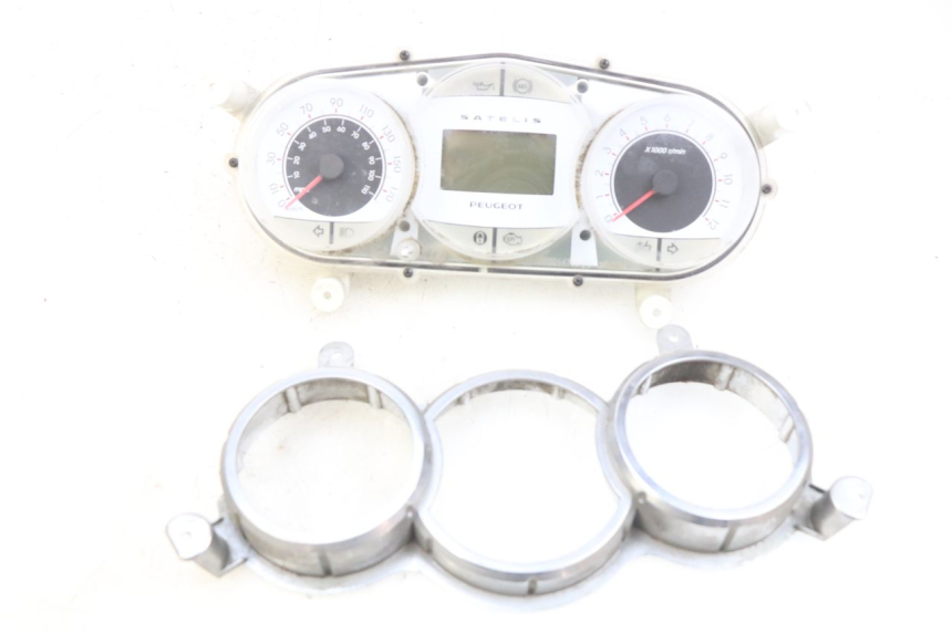 photo de SPEEDOMETER PEUGEOT SATELIS 125 (2010 - 2012) - Detailed visual inspection