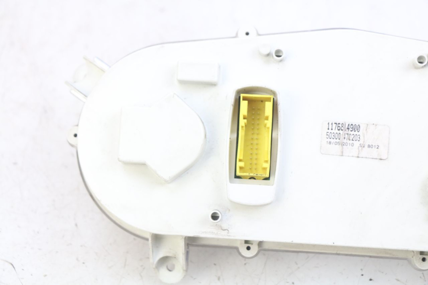 photo de SPEEDOMETER PEUGEOT SATELIS 125 (2010 - 2012) - Fixing points details