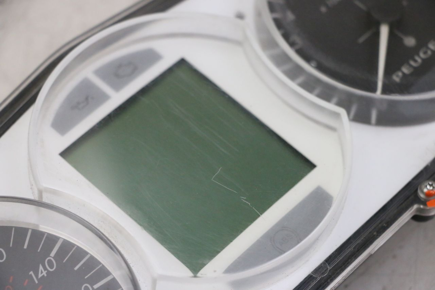 photo de SPEEDOMETER PEUGEOT SATELIS 125 (2013 - 2018) - Alternative perspective