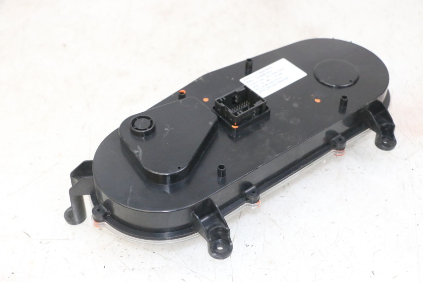 photo de SPEEDOMETER PEUGEOT SATELIS 125 (2013 - 2018) - Fixing points details